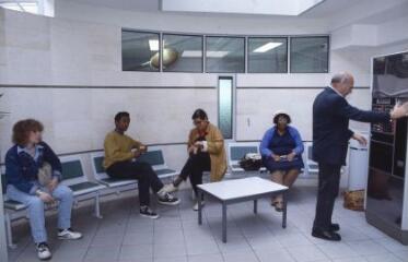 1 vue Salle d'attente, service de nutrition du professeur Pierre Aimez.